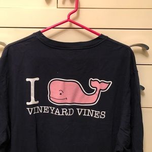 Vineyard Vines Navy t-shirt